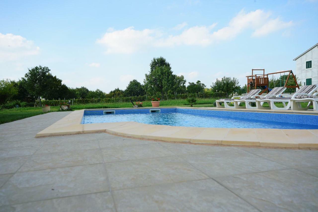 Ferienhaus Tomic Nedeščina Екстериор снимка