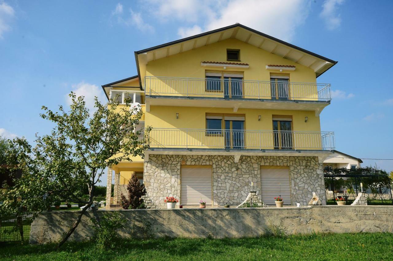 Ferienhaus Tomic Nedeščina Екстериор снимка