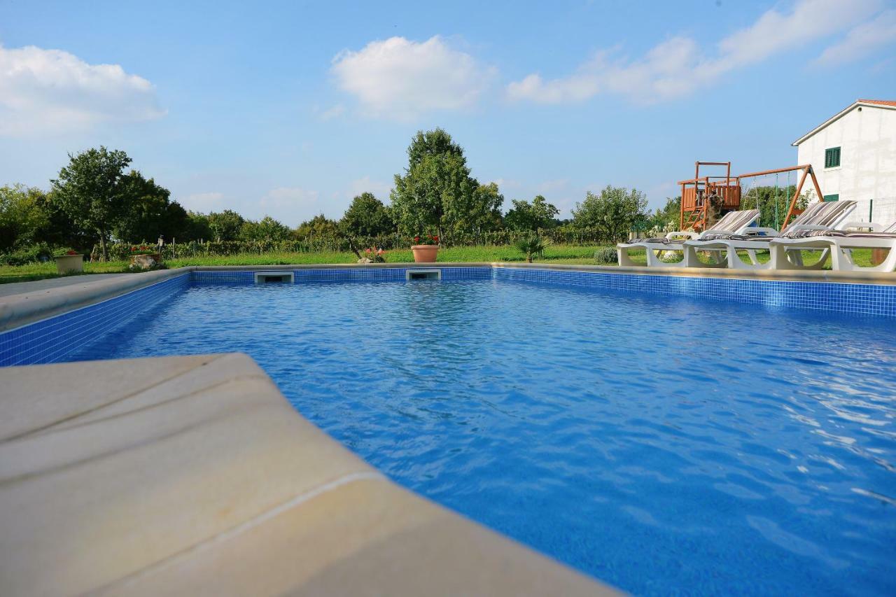 Ferienhaus Tomic Nedeščina Екстериор снимка