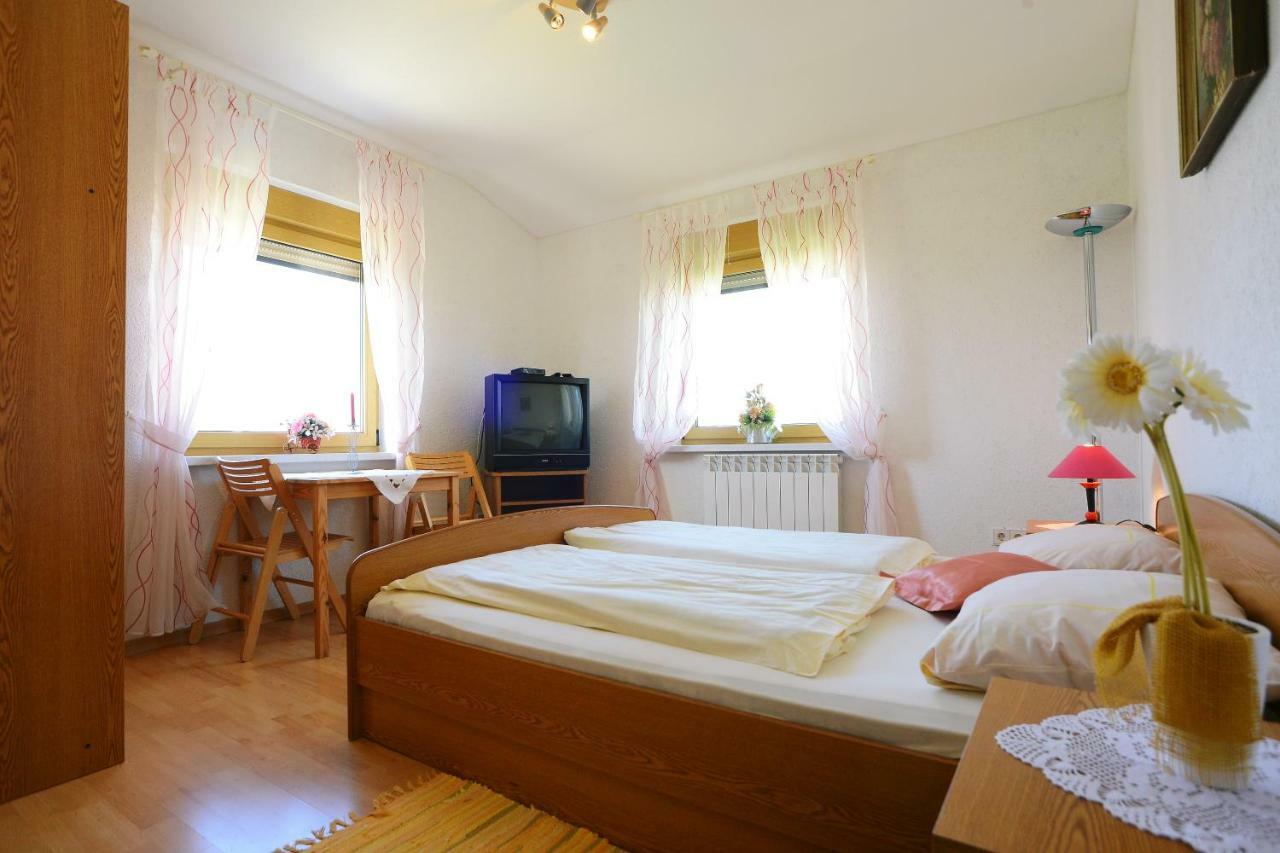 Ferienhaus Tomic Nedeščina Екстериор снимка