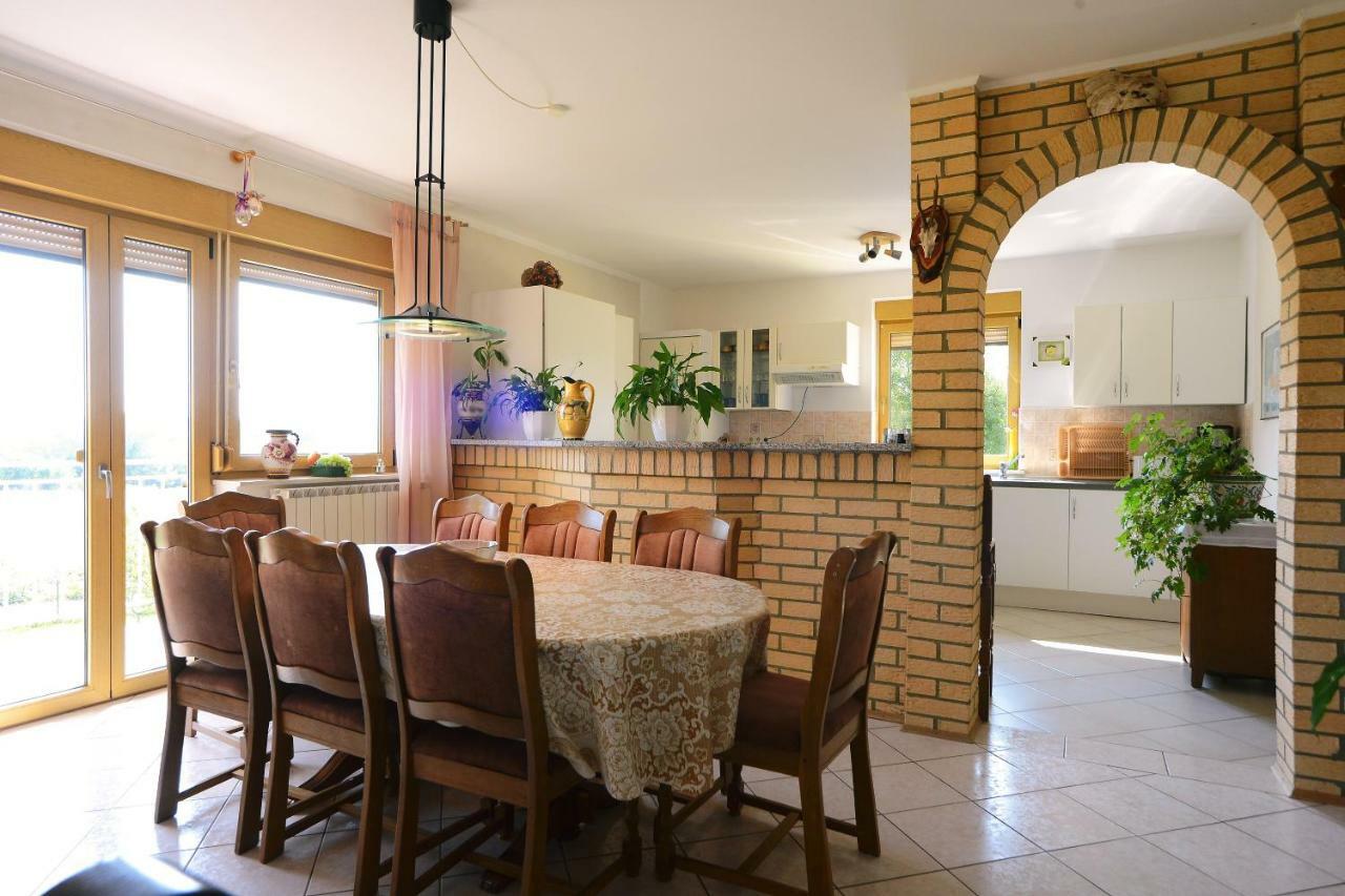 Ferienhaus Tomic Nedeščina Екстериор снимка