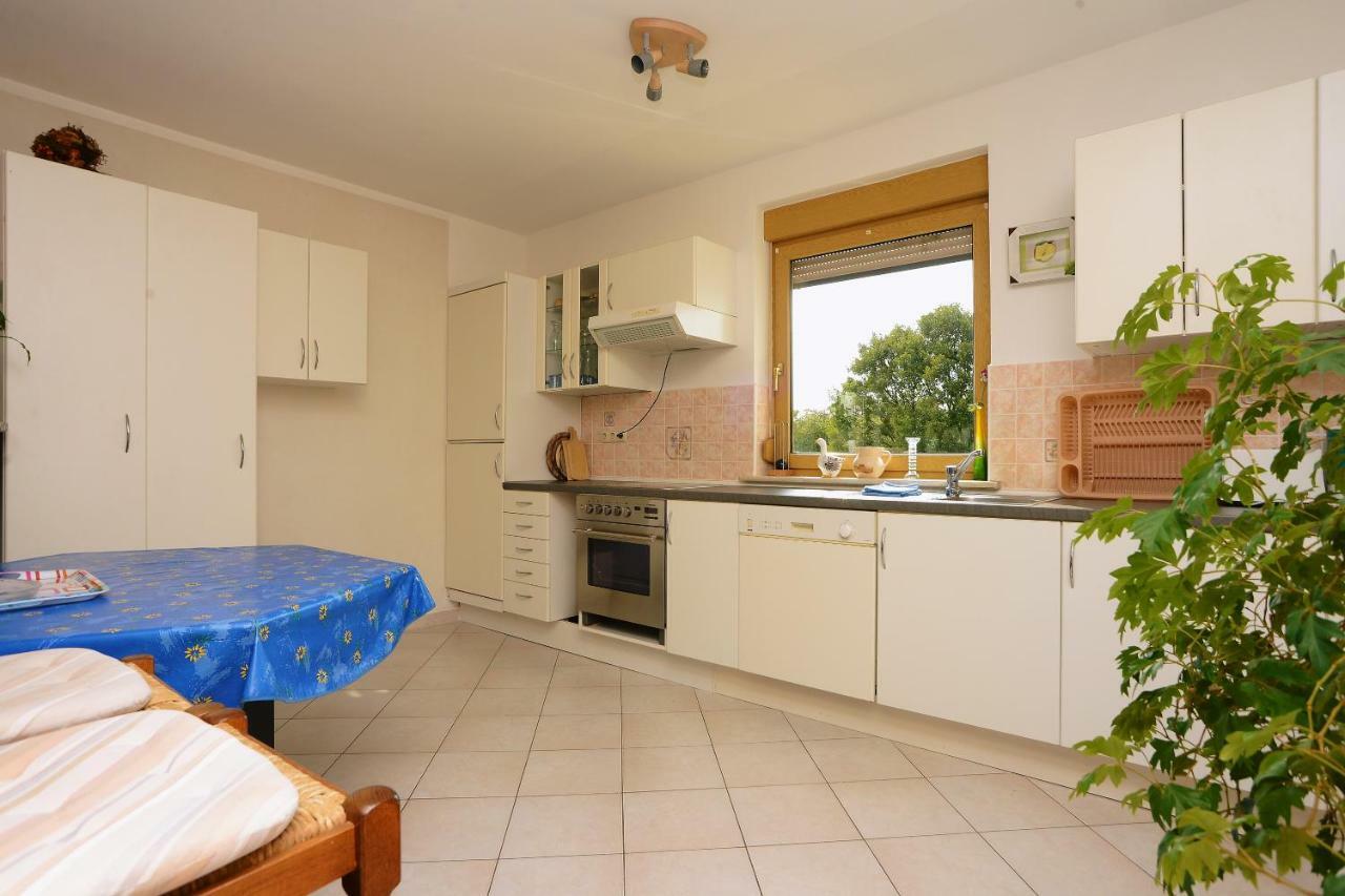 Ferienhaus Tomic Nedeščina Екстериор снимка